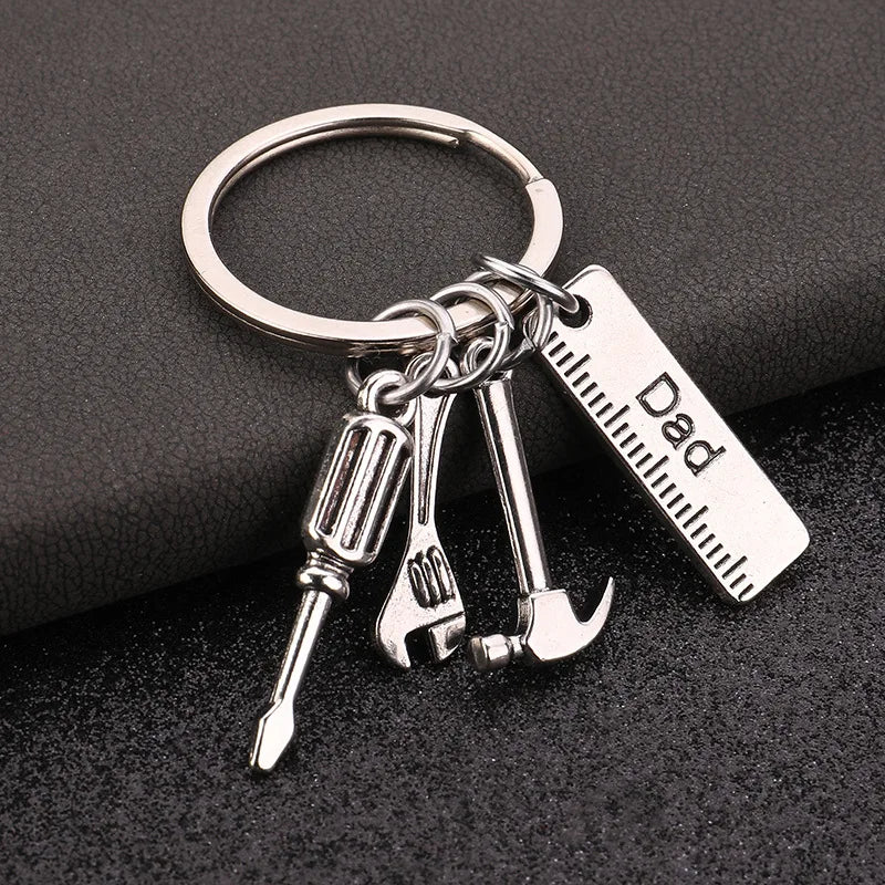 Chic Design Keychains for Dad Father's Day Gift Mini Zinc Alloy Hammer Screwdriver Wrench Tools Set Pendant for Keys Holder Ring