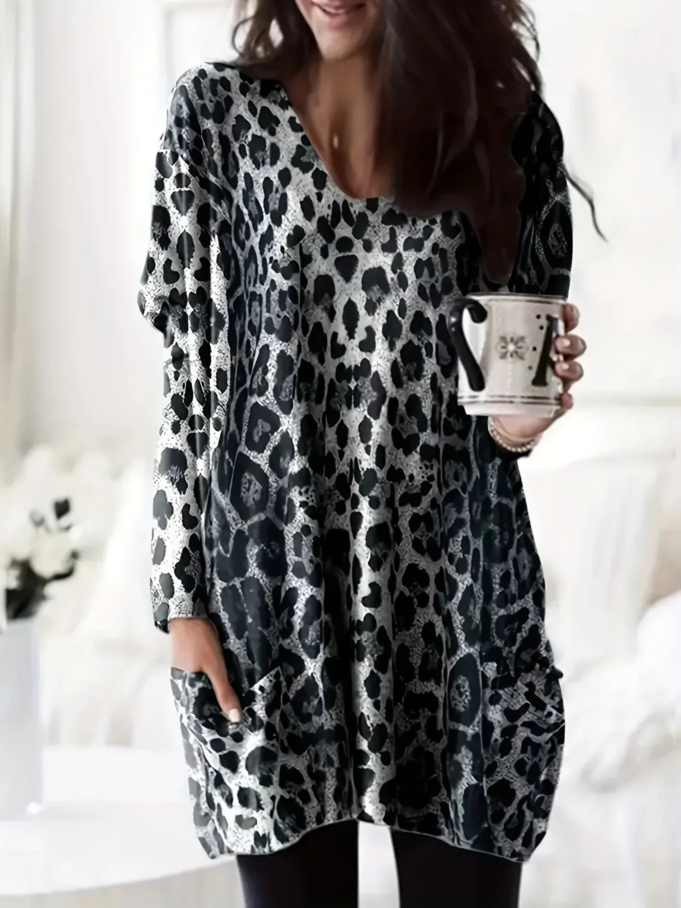 Plus Size Women's Fashion Christmas Printed Pocket Long Sleeved T-shirt Ladies Casual Autumn Winter Home Clothes Long Tee Tops