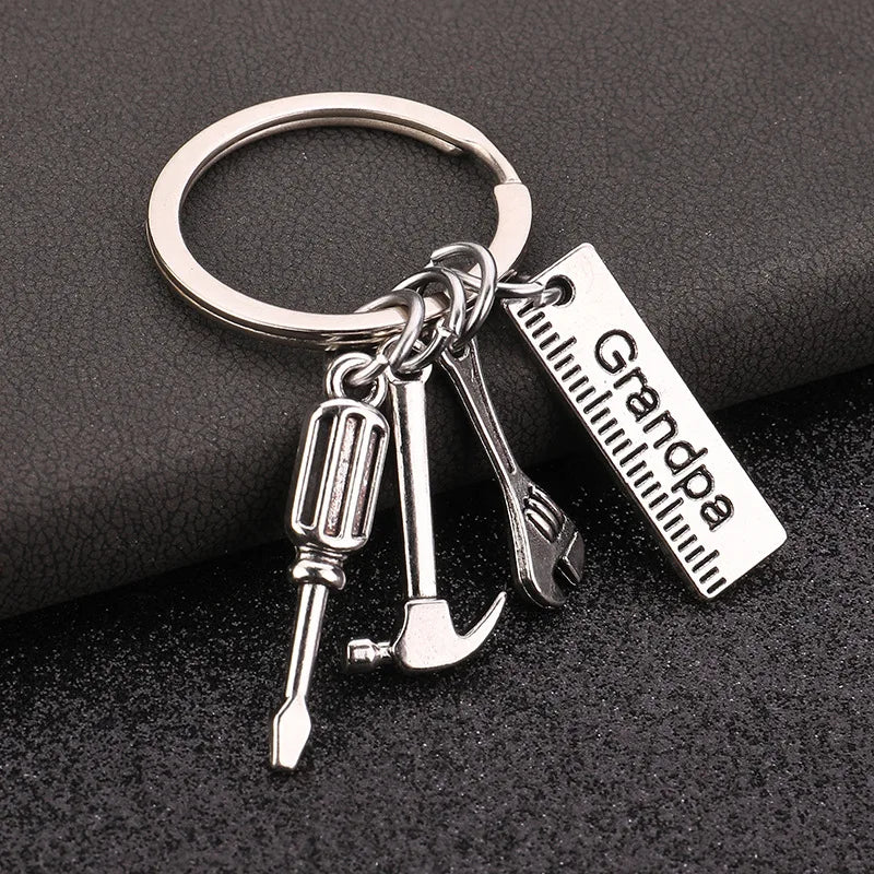 Chic Design Keychains for Dad Father's Day Gift Mini Zinc Alloy Hammer Screwdriver Wrench Tools Set Pendant for Keys Holder Ring