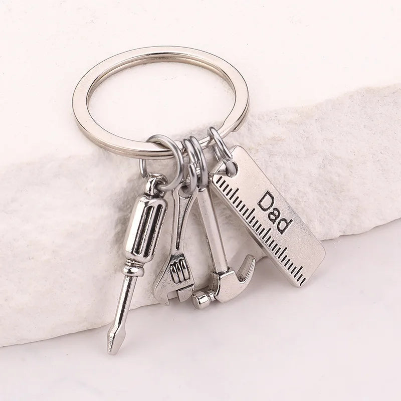 Chic Design Keychains for Dad Father's Day Gift Mini Zinc Alloy Hammer Screwdriver Wrench Tools Set Pendant for Keys Holder Ring