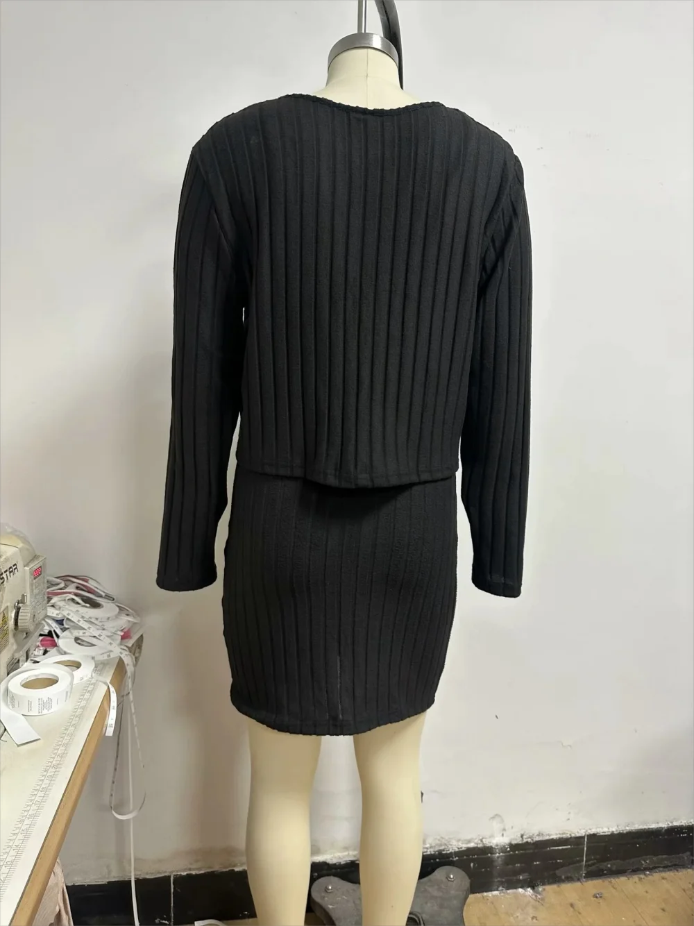 Womens Solid Button Front Jacket & Bodycon Dress