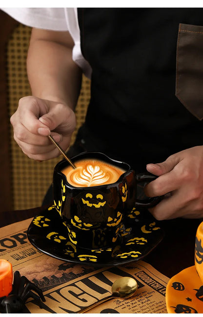 Creative Halloween-themed ceramic cups and saucers Irregular personalized coffee cups Coffee saucers Pumpkin bat pattern cups