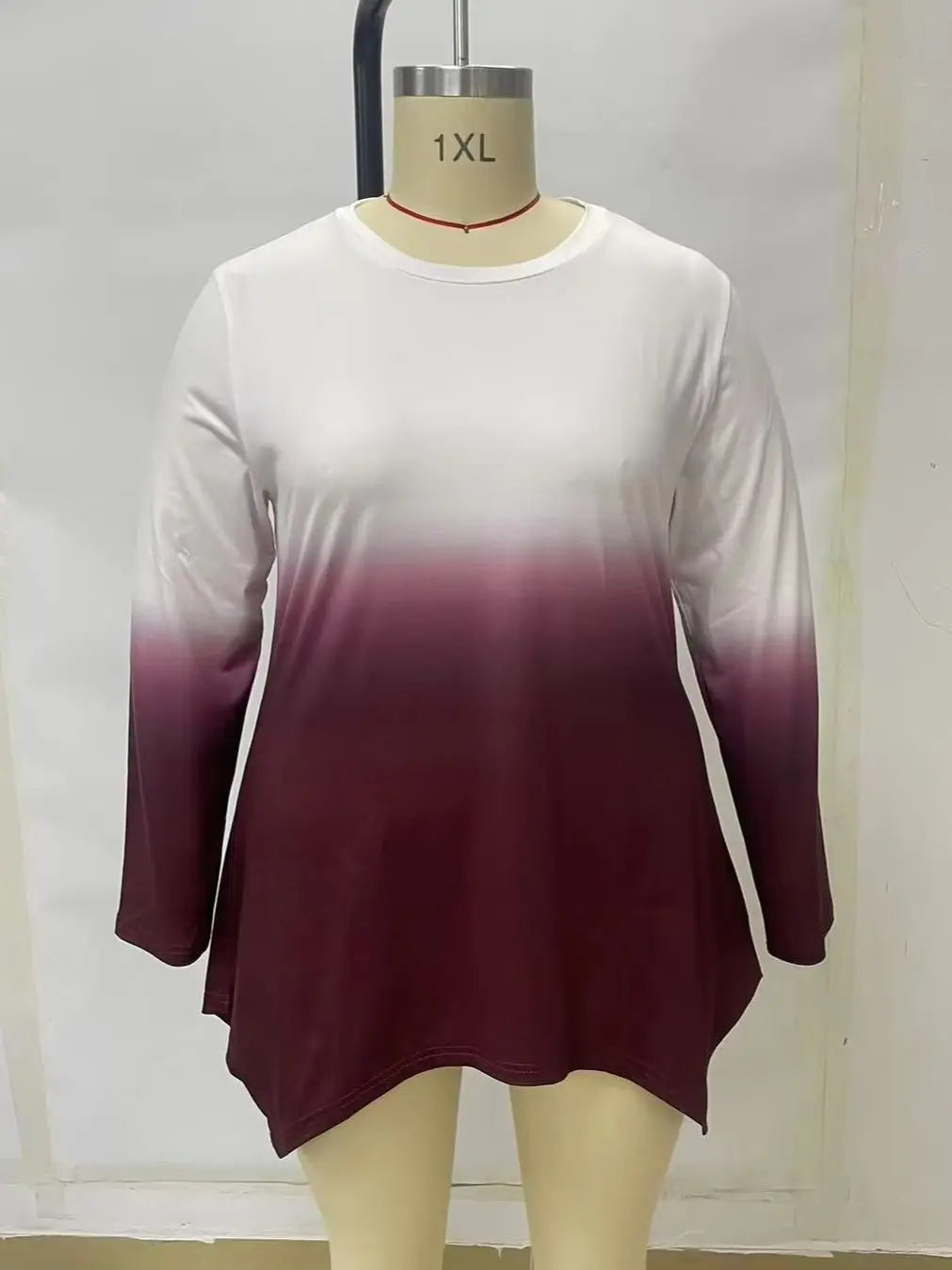 Plus size gradient printed T-shirt for women casual round neck long sleeve top for spring and autumn wear.