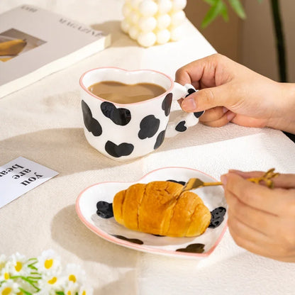 Cute Ins Style Heart Shape Coffee cup with Saucer Hand Painted Love Ceramics Mug Festival Gifts Afternoon tea Cup Breakfast cups